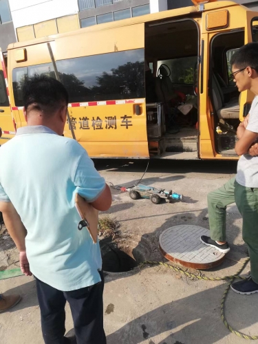 机器人检测管道